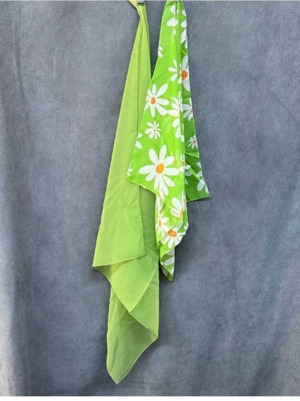 vintage scarves Daisy print & green chiffon lot of 2